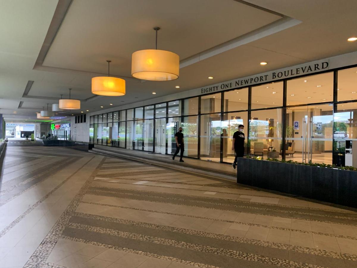 81 Newport Boulevard Cluster 4 - 8F Across Naia Airport, Terminal 3 Pasay Exterior photo