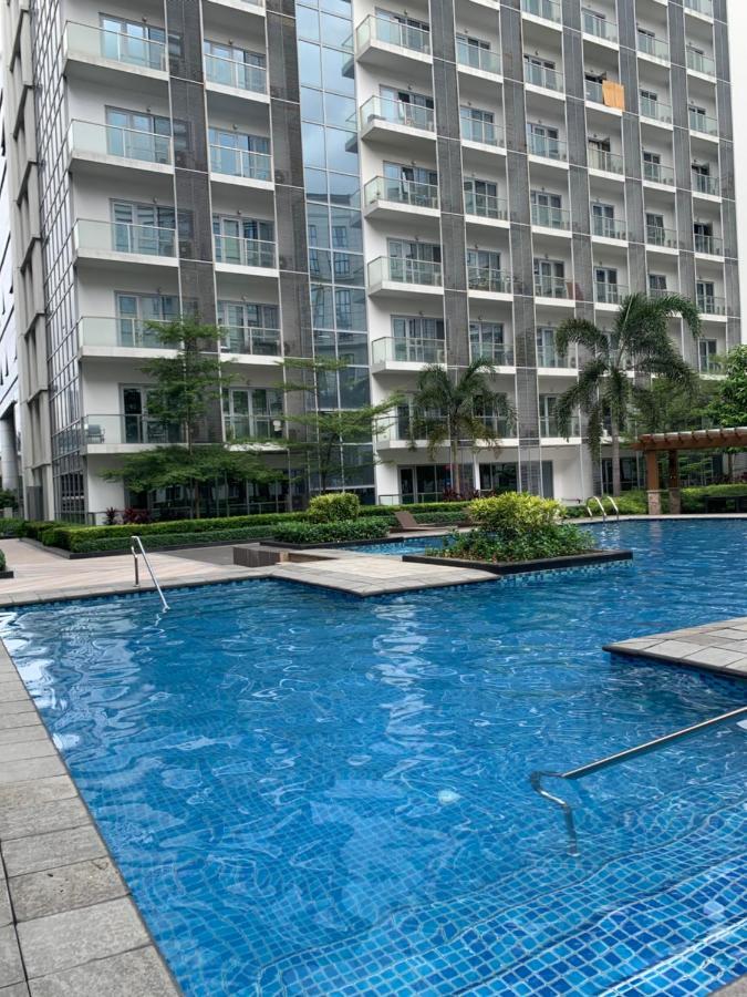 81 Newport Boulevard Cluster 4 - 8F Across Naia Airport, Terminal 3 Pasay Exterior photo